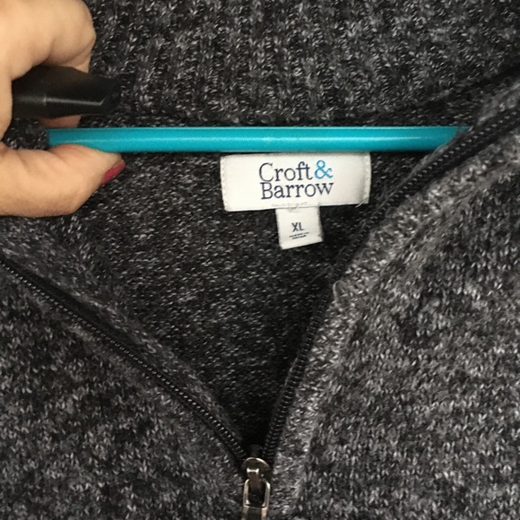 Mens long sleeve sweater with zipper up collar. - Picture 5 of 8